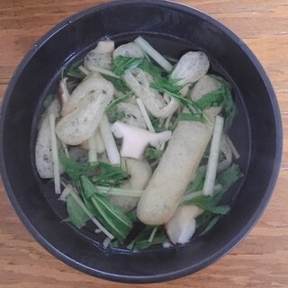 白だしで水菜と油揚げ椎茸のお吸い物